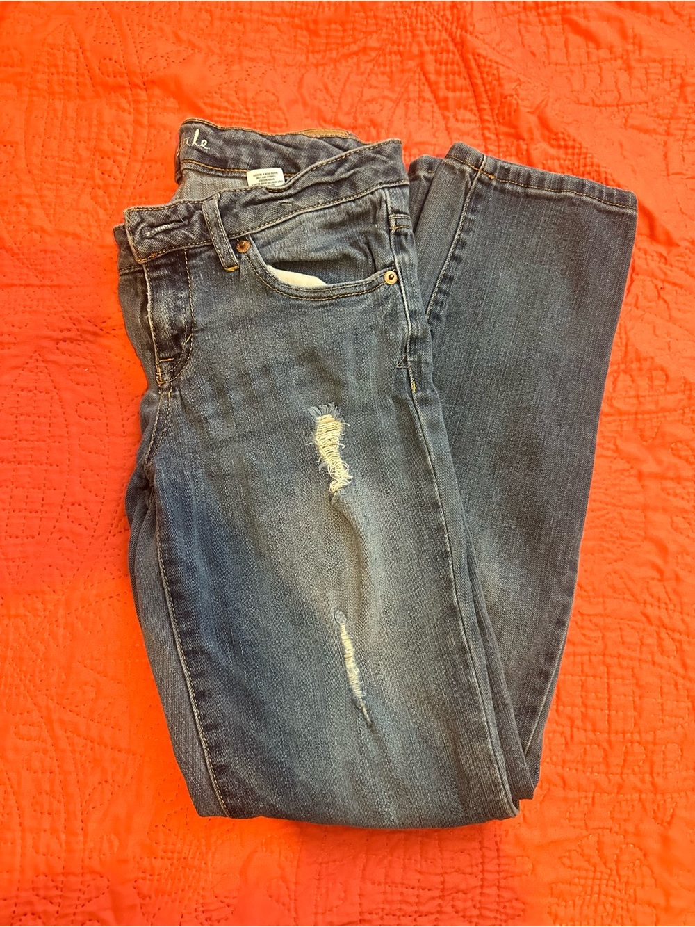 Aeropostale Women's Dark Blue Straight Leg Jeans with Light Distressing